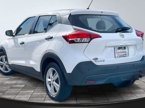 Used 2020 Nissan Kicks S image 2