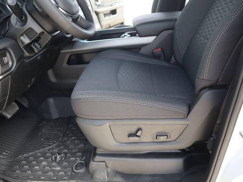 New 2026 RAM 2500 Big Horn AWD/4WD image 12