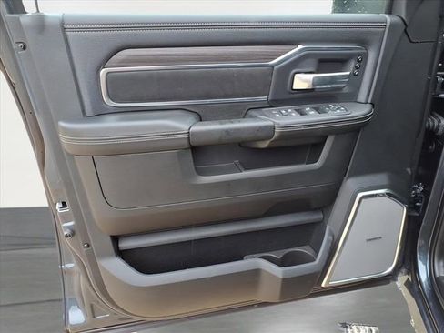 New 2026 RAM 2500 Laramie AWD/4WD image 12