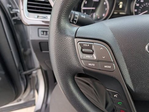 Used 2018 Hyundai Santa Fe SE AWD/4WD image 15