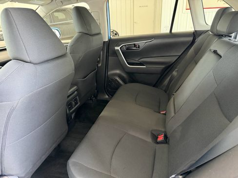 Used 2021 Toyota RAV4 LE image 21