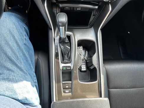 Used 2018 Honda Accord Sport image 15
