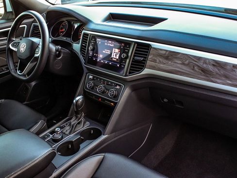 Used 2021 Volkswagen Atlas Cross Sport SE image 42