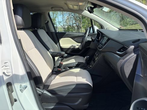 Used 2022 Buick Encore Preferred w/ Safety Package AWD/4WD image 28