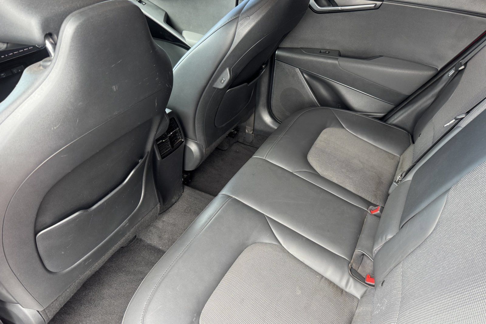 Used 2023 Kia Niro EX FWD image 14