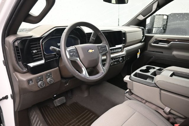 Used 2026 Chevrolet Silverado 2500 LT AWD/4WD image 16