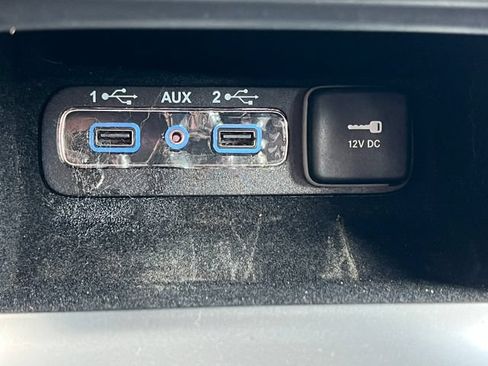 Used 2018 Jeep Grand Cherokee Altitude AWD/4WD image 27