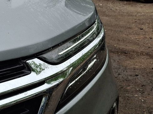 Used 2023 Chevrolet Equinox Premier AWD/4WD image 36