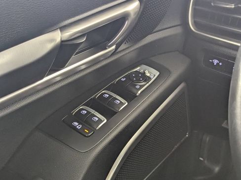 Used 2024 Kia Telluride LX FWD image 14