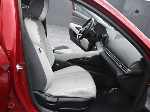 Certified 2025 Hyundai Elantra Limited image 15