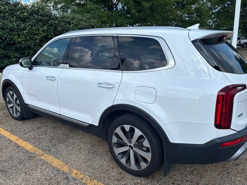 Used 2022 Kia Telluride S AWD/4WD image 3