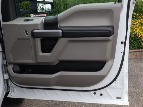 Used 2019 Ford F350 XLT image 42