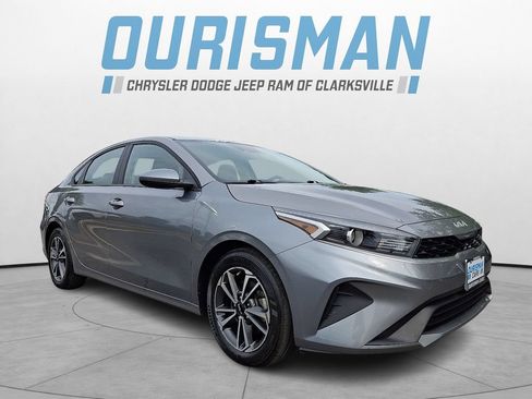 Used 2023 Kia Forte LXS FWD image 1