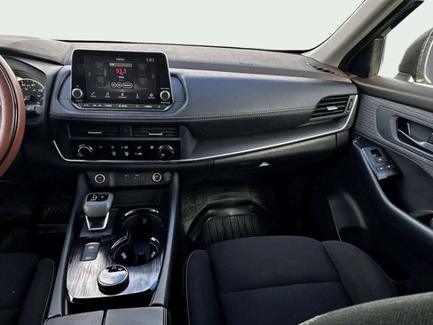 Used 2023 Nissan Rogue S image 18