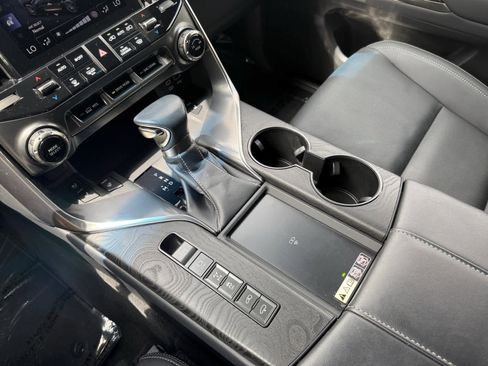 Used 2024 Lexus LX 600 4WD w/ Luxury Package image 23