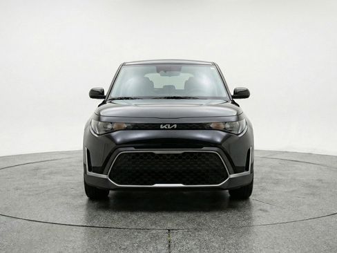 Used 2025 Kia Soul LX w/ LX Technology Package image 2
