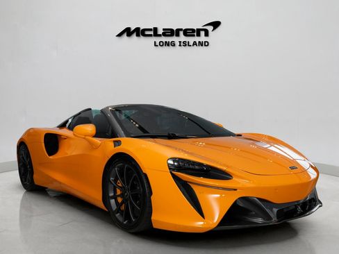Used 2026 McLaren Artura Spider RWD image 4