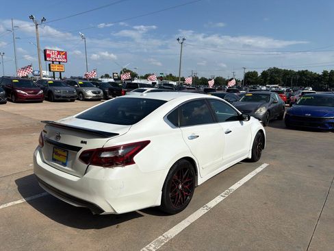 Used 2018 Nissan Altima 2.5 SR w/ SR Midnight Edition FWD image 5