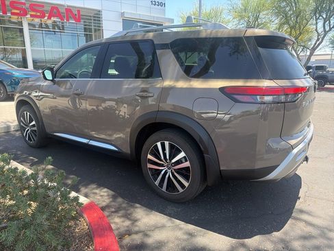 Certified 2024 Nissan Pathfinder Platinum w/ Cargo Package AWD/4WD image 5