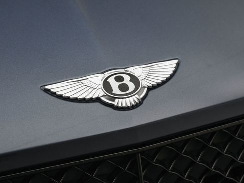 Used 2022 Bentley Bentayga image 28