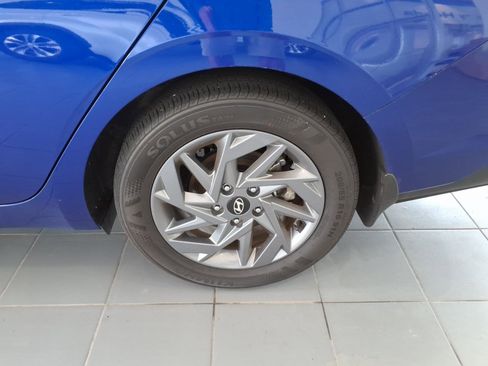Used 2025 Hyundai Elantra Hybrid FWD image 15
