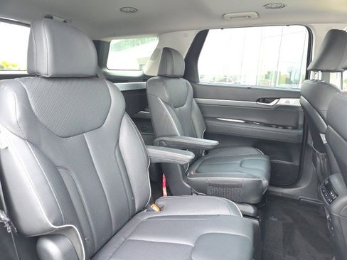 Used 2023 Hyundai Palisade SEL w/ Premium Package image 9