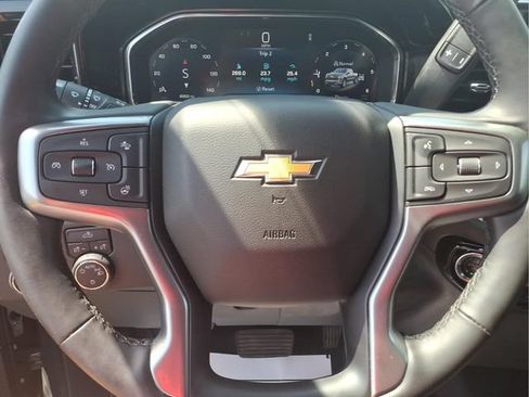 Used 2025 Chevrolet Silverado 1500 LT AWD/4WD image 12