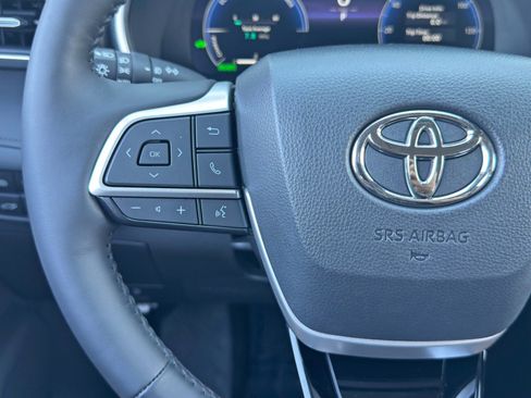 Used 2025 Toyota Highlander Limited image 22