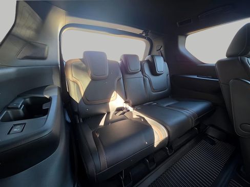 New 2026 Nissan Armada SL w/ Captain's Chari Seat Package AWD/4WD image 12