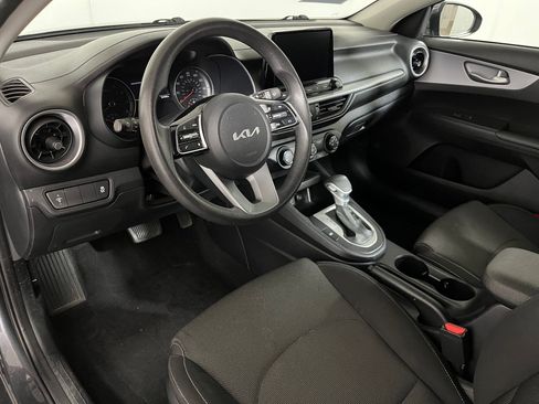 Used 2024 Kia Forte LXS image 3