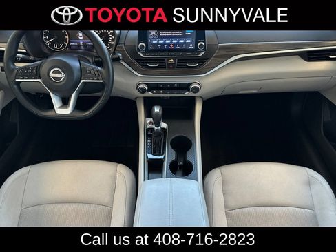 Used 2025 Nissan Altima 2.5 SV FWD image 4