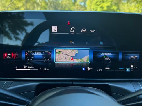 Used 2024 Mercedes-Benz CLE 450 4MATIC Cabriolet image 79