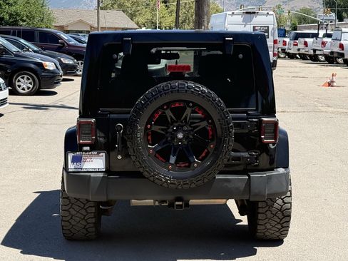 Used 2015 Jeep Wrangler Unlimited Sahara AWD/4WD image 5