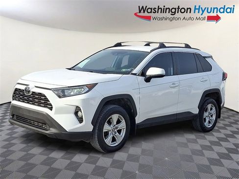 Used 2020 Toyota RAV4 XLE image 3
