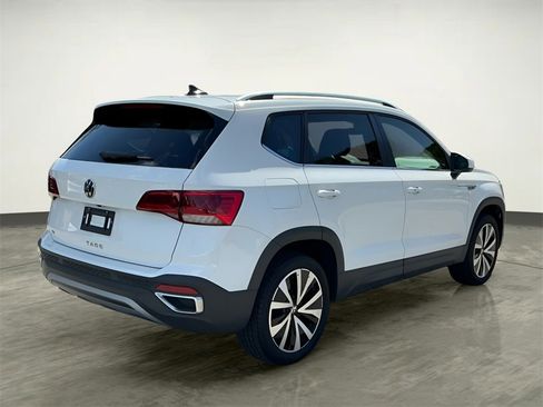 Used 2024 Volkswagen Taos SE image 9