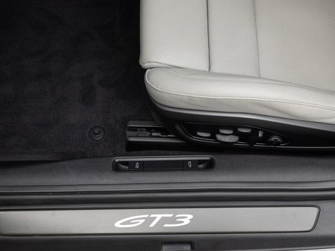 Certified 2022 Porsche 911 GT3 RWD image 21
