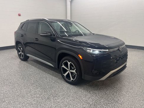 New 2026 Volkswagen Tiguan SE AWD/4WD image 9