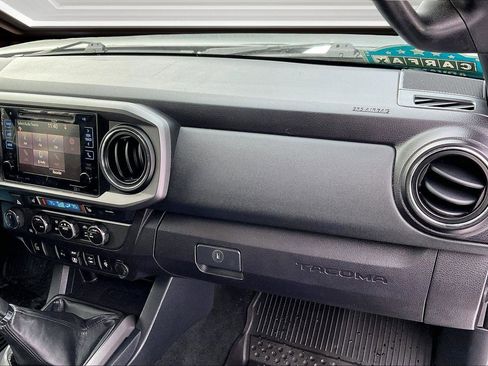 Used 2019 Toyota Tacoma TRD Off-Road image 16