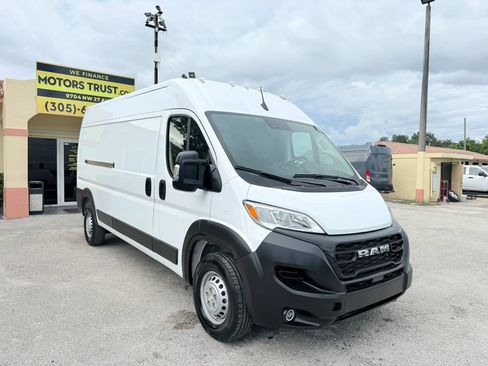 Used 2024 RAM ProMaster 2500 w/ Convenience Group FWD image 5