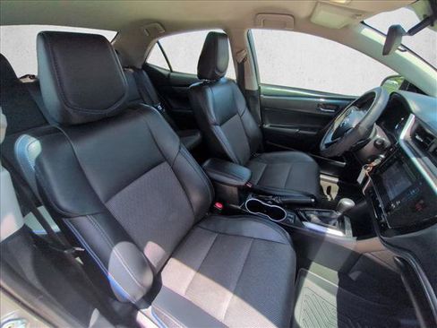 Used 2018 Toyota Corolla SE FWD image 18