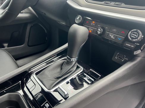 New 2026 Jeep Compass Limited image 17