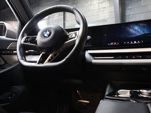 Used 2024 BMW 530i xDrive AWD/4WD image 55