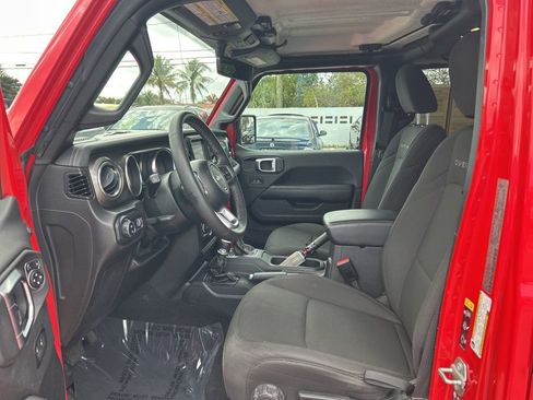 Used 2023 Jeep Gladiator Overland image 9