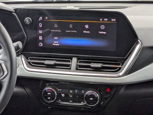 Used 2024 Chevrolet Trax LT w/ Driver Confidence Package image 19