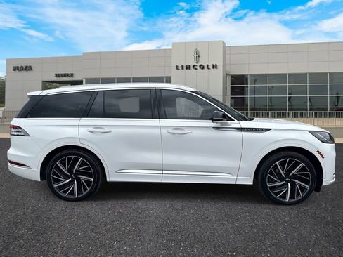 New 2025 Lincoln Aviator Black Label image 2