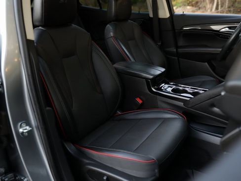 Used 2022 Buick Envision Essence w/ Sport Touring Package image 31