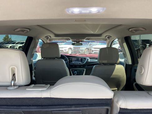 Used 2019 Buick Envision Essence w/ LPO, Active Package FWD image 16