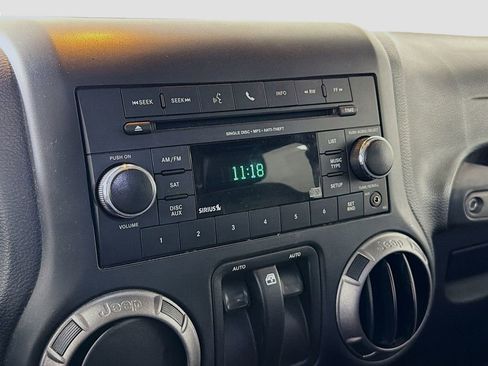 Used 2018 Jeep Wrangler Sport image 14