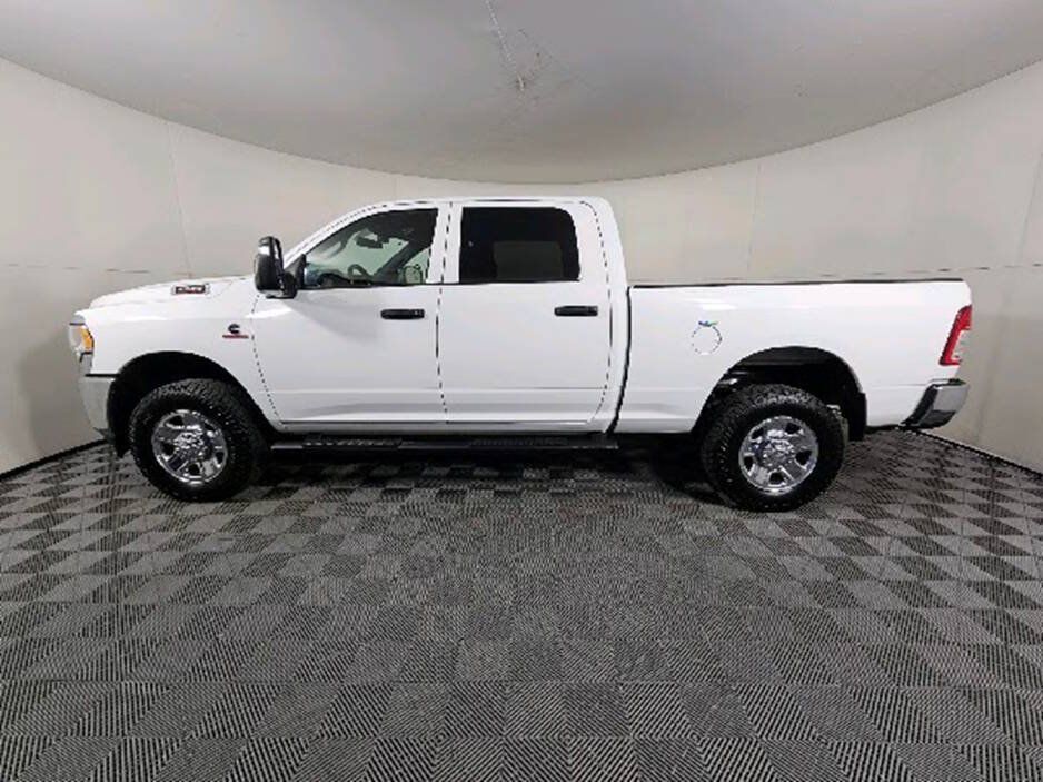 Used 2024 RAM 2500 Tradesman w/ Chrome Appearance Group AWD/4WD image 6