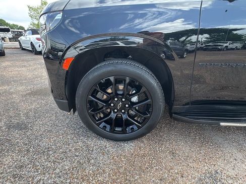 Used 2023 Chevrolet Suburban High Country RWD image 19